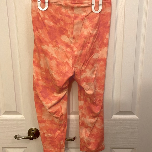 Old Navy size L short leggings in orange multi - Picture 5 of 5